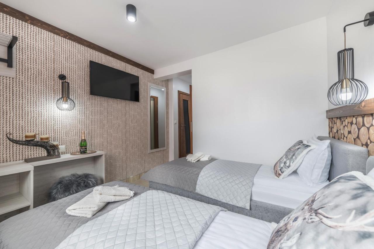 Ostrowsko Bialy Jelen Z Basenem I Jacuzzi Bed & Breakfast エクステリア 写真
