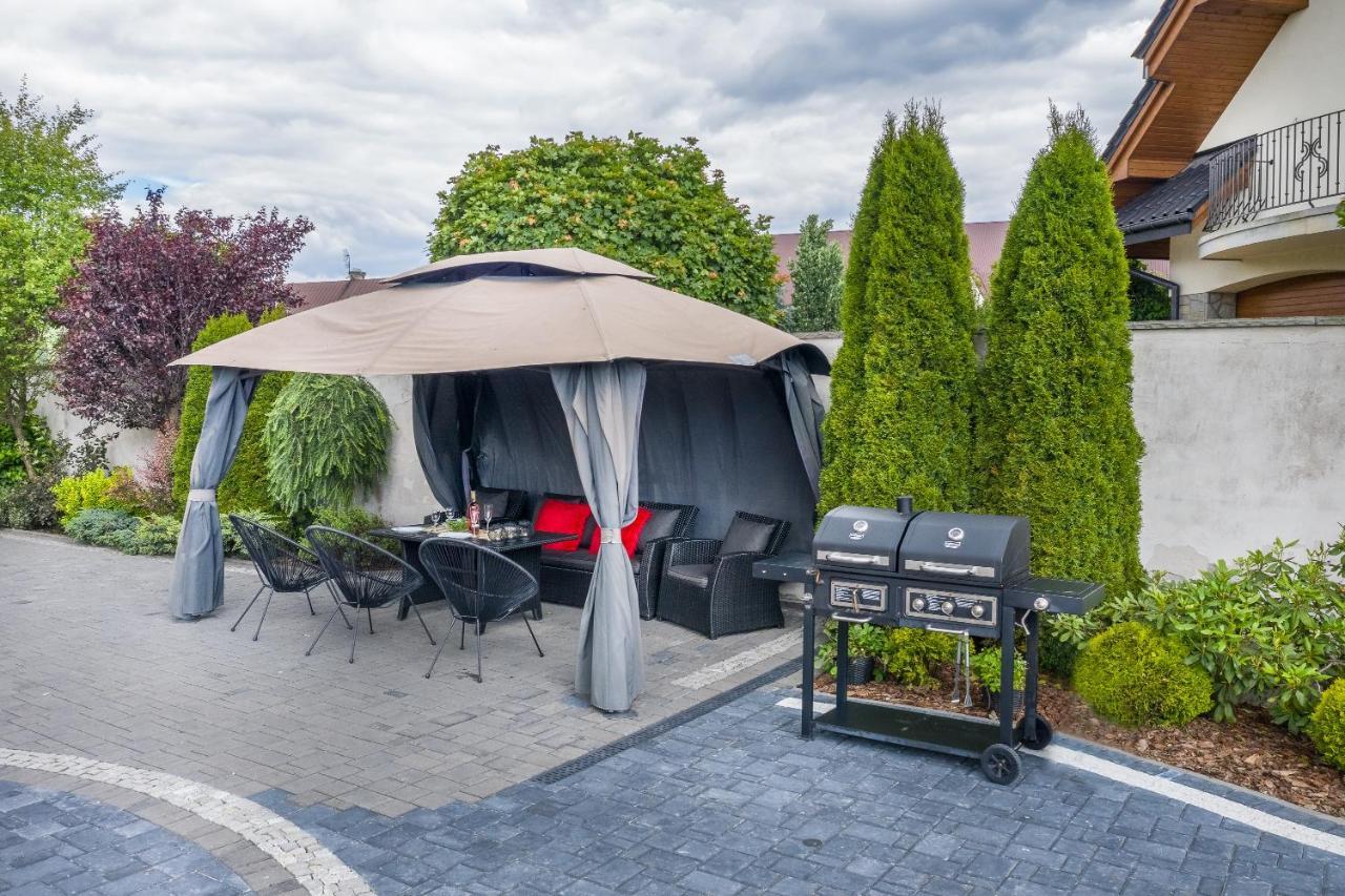 Ostrowsko Bialy Jelen Z Basenem I Jacuzzi Bed & Breakfast エクステリア 写真