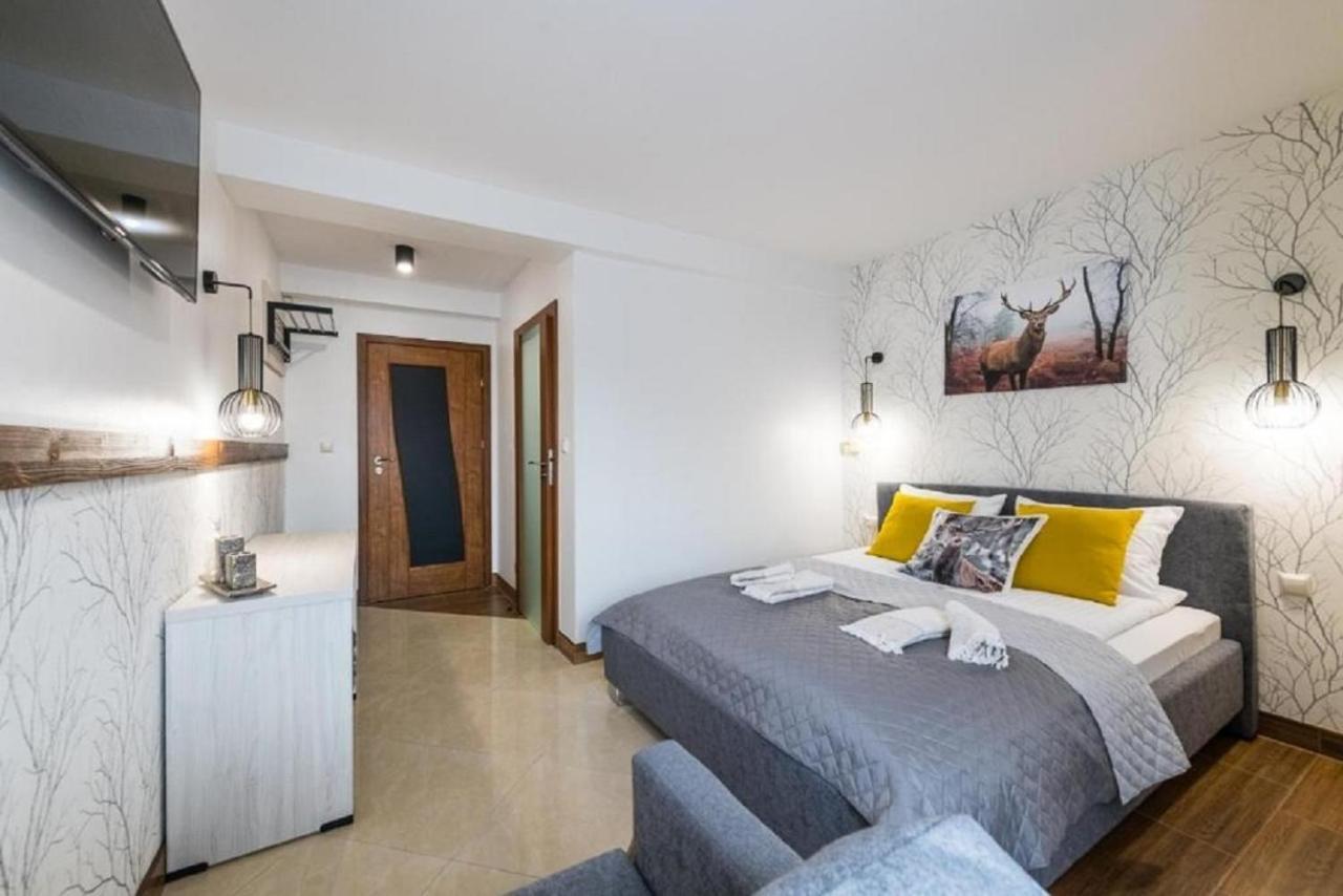 Ostrowsko Bialy Jelen Z Basenem I Jacuzzi Bed & Breakfast エクステリア 写真
